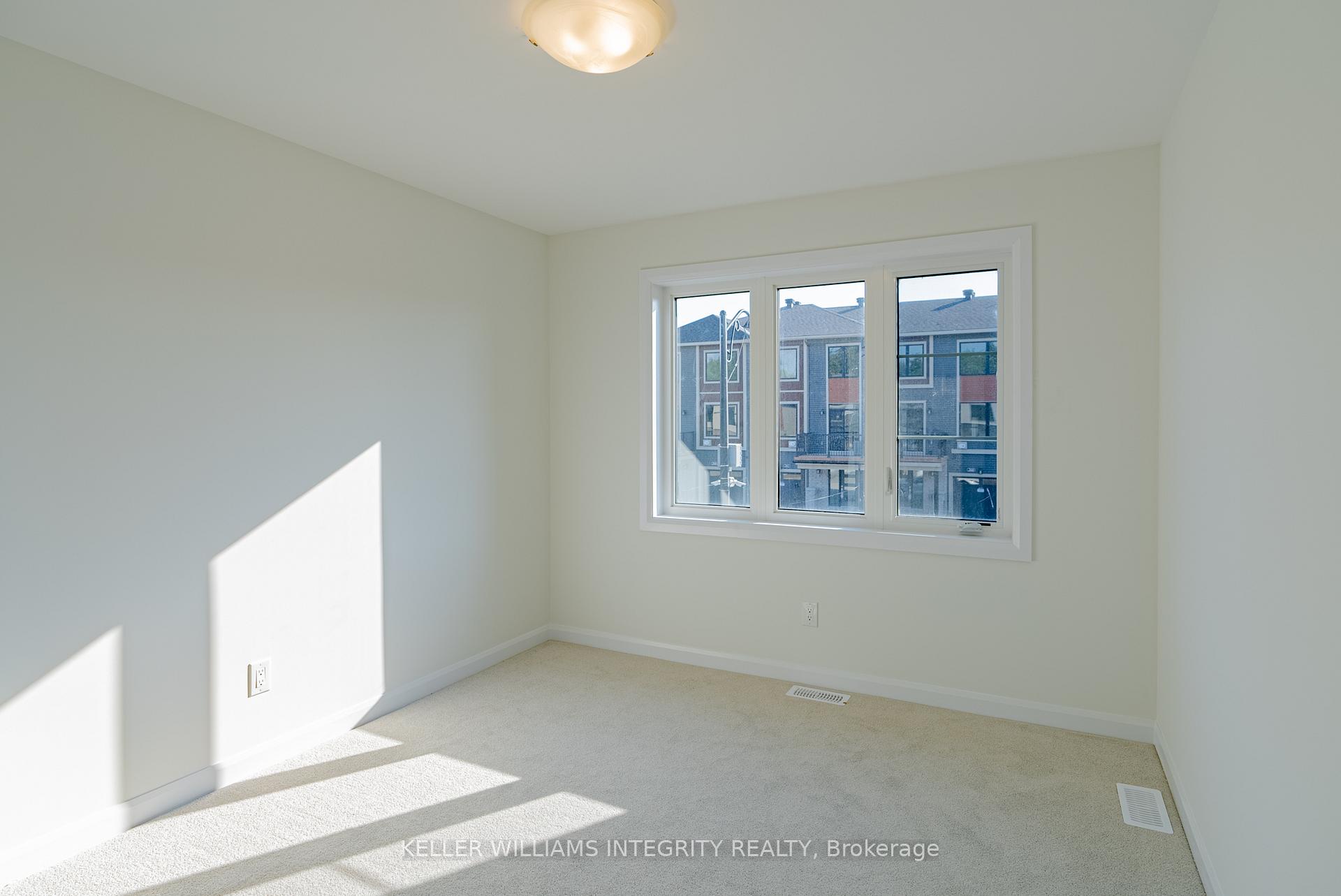 Photo 14 of 158 Invention Boulevard, Ottawa, Kanata - Morgan's Grant/South March — HOMEH