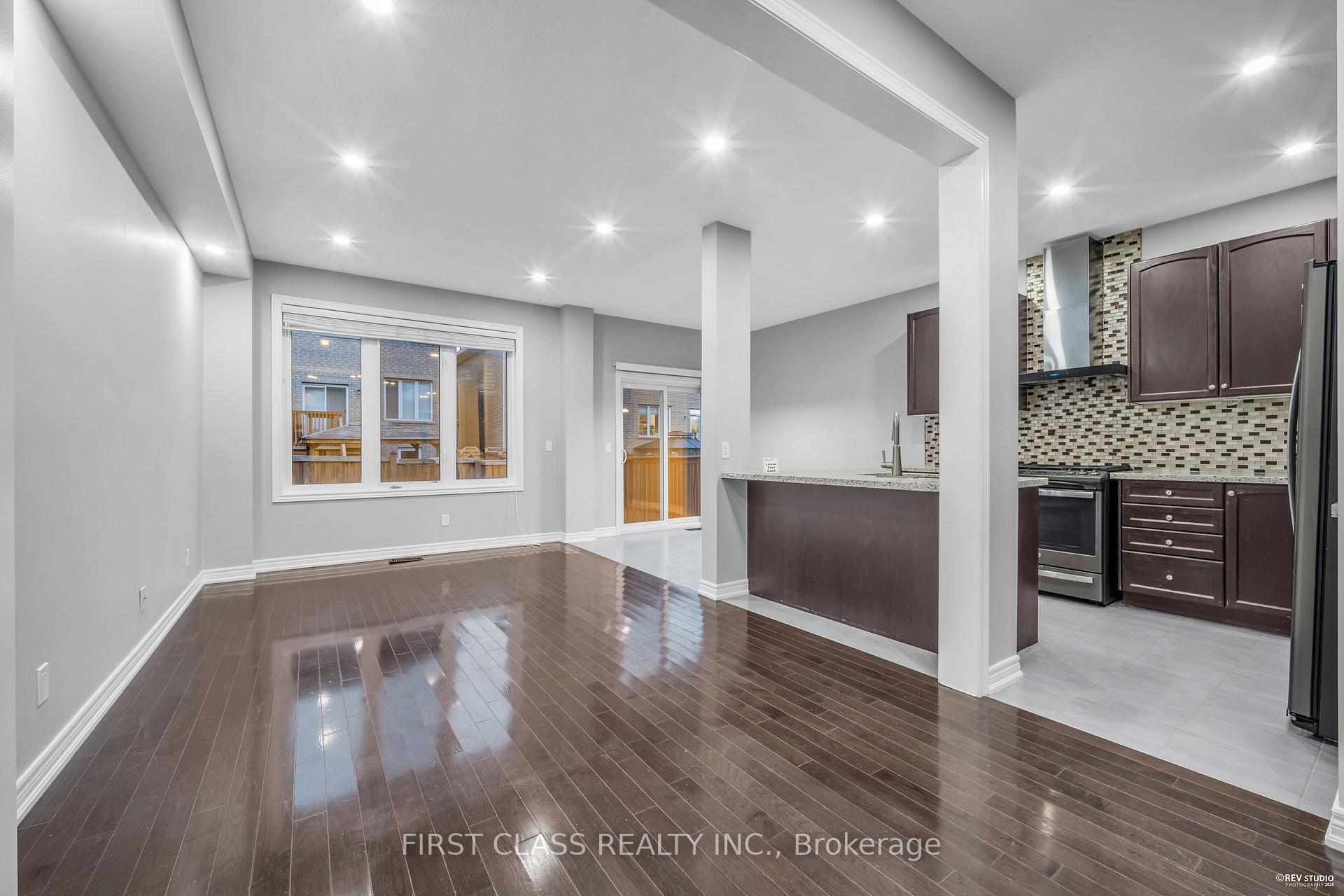 Photo 8 of 845 Miltonbrook Crescent, Milton, Willmott — HOMEH