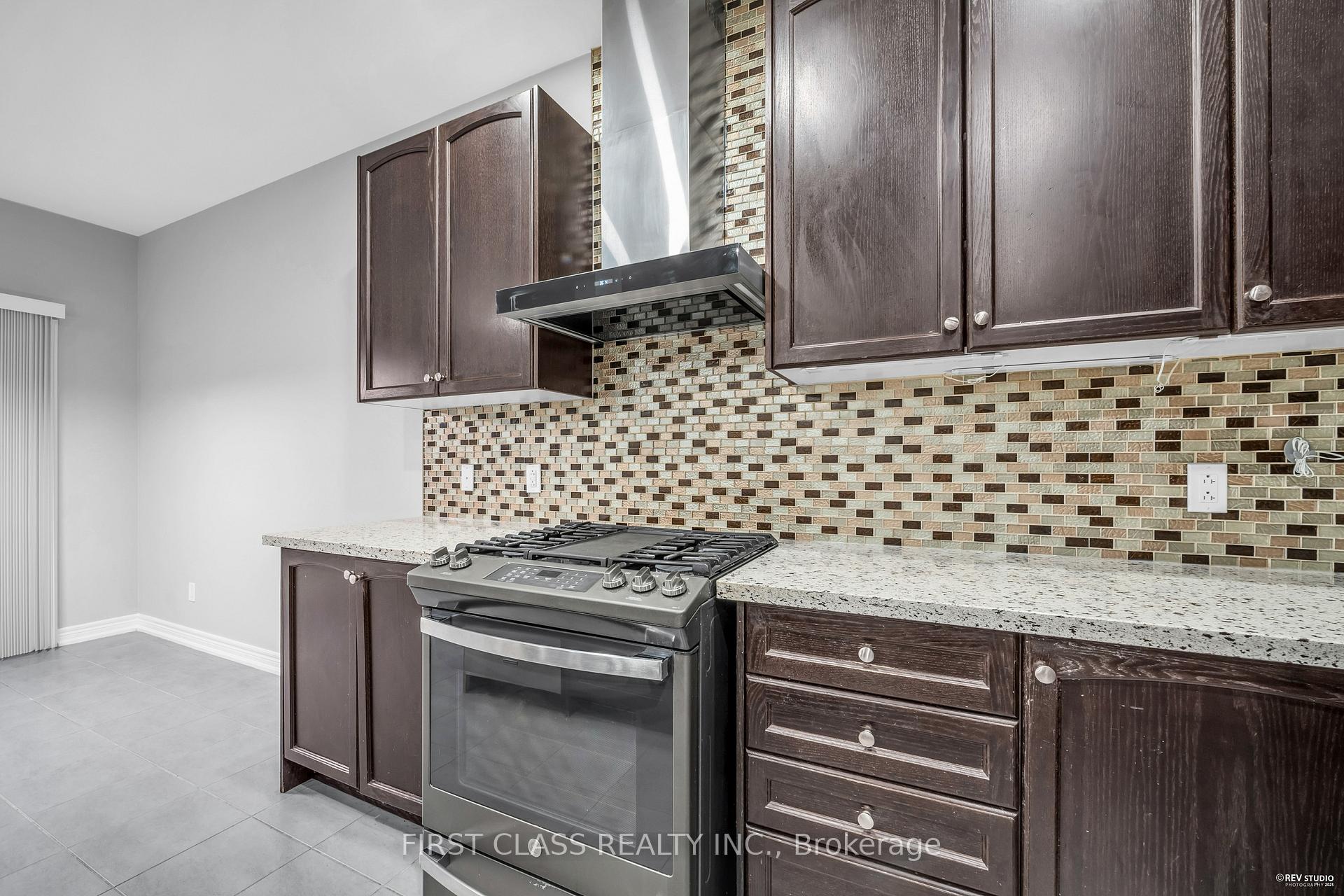 Photo 16 of 845 Miltonbrook Crescent, Milton, Willmott — HOMEH
