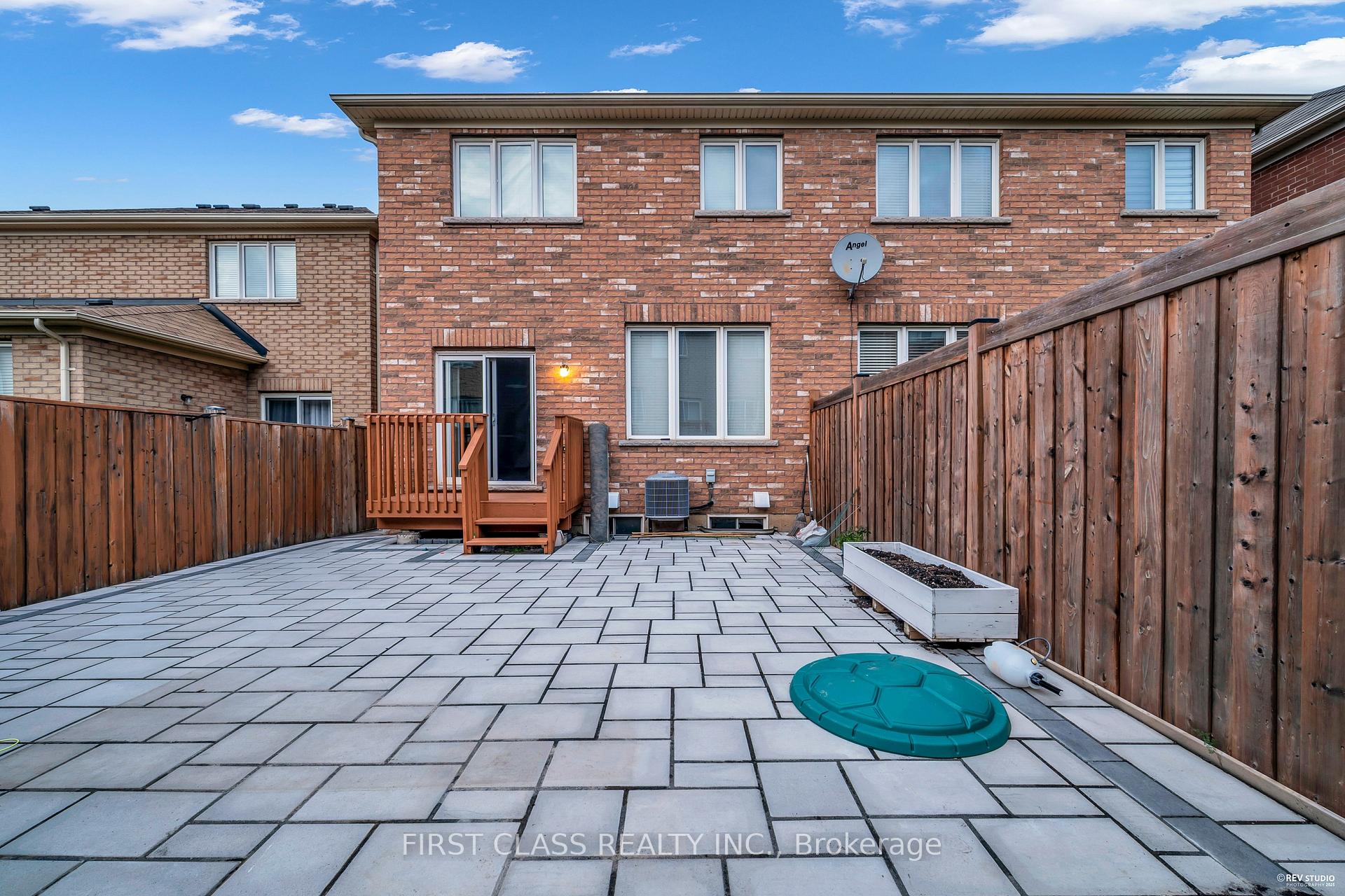 Photo 43 of 845 Miltonbrook Crescent, Milton, Willmott — HOMEH