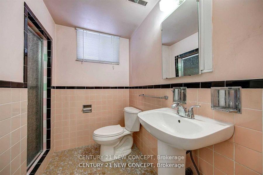 Photo 6 of Unit Bsmt Unit A, 74 Clark Avenue, Markham, Thornhill — HOMEH