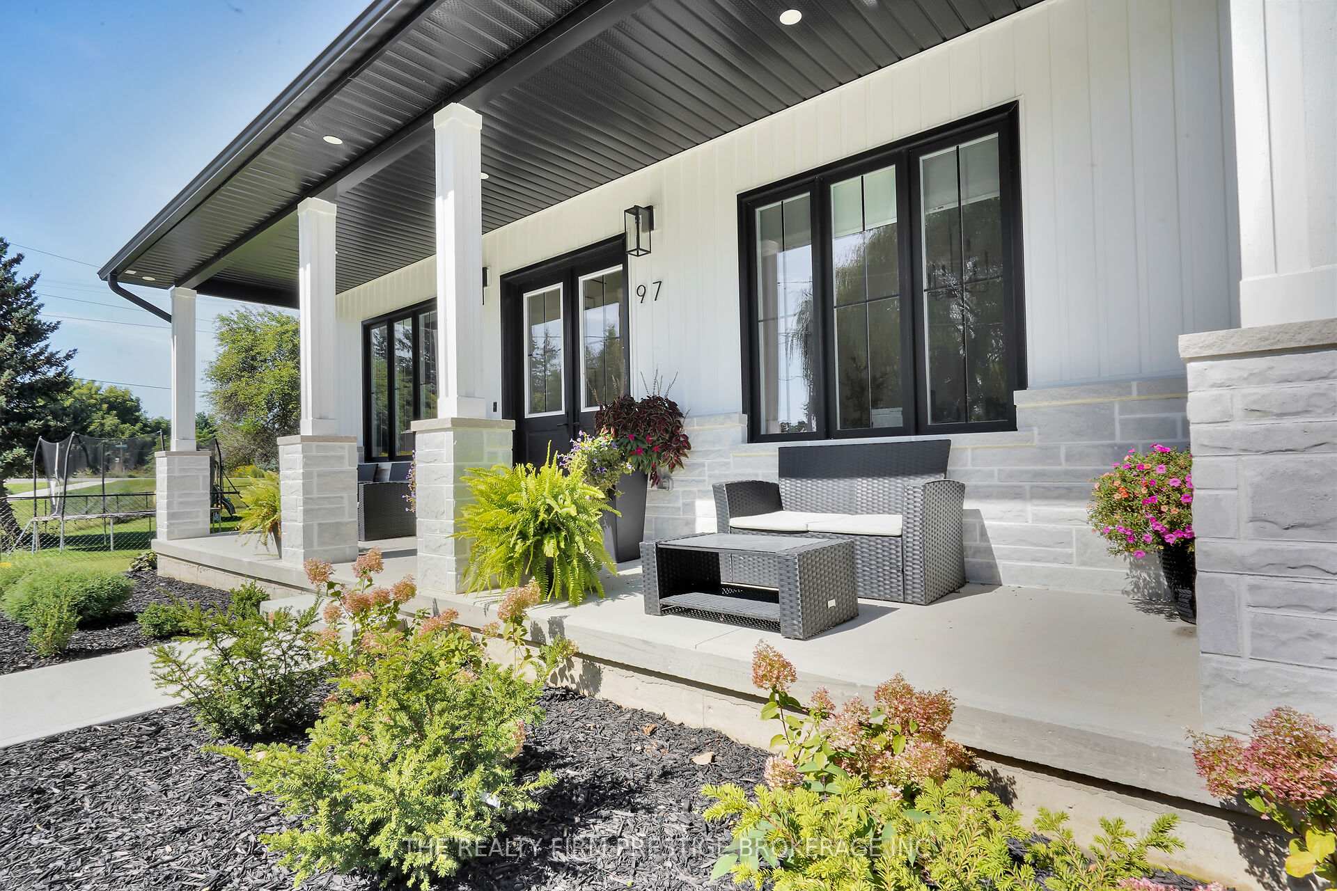 Photo 5 of 97 Simcoe Avenue, Middlesex Centre, Komoka — HOMEH