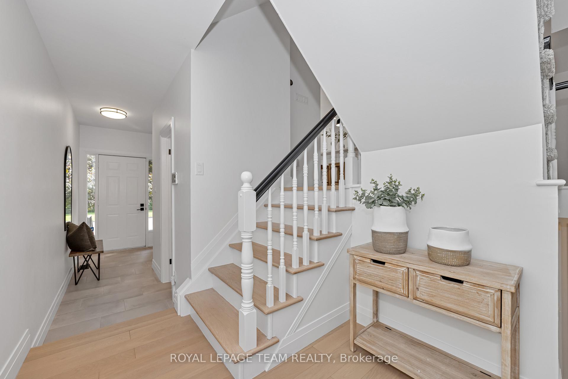 Photo 6 of 6C Weslock Way, Ottawa, Kanata - Kanata Lakes/Heritage Hills — HOMEH
