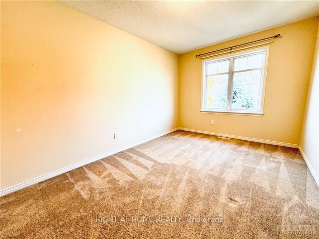 Photo 8 of 246 Badgeley Avenue, Ottawa, Kanata - Kanata Lakes/Heritage Hills — HOMEH