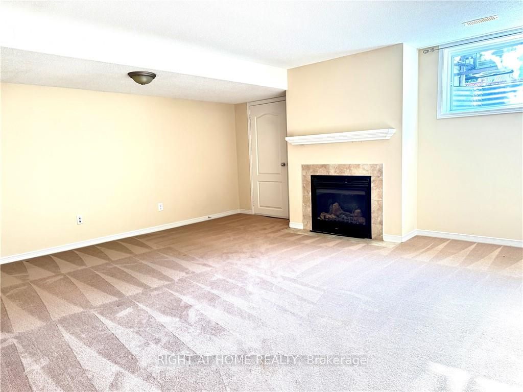 Photo 10 of 246 Badgeley Avenue, Ottawa, Kanata - Kanata Lakes/Heritage Hills — HOMEH