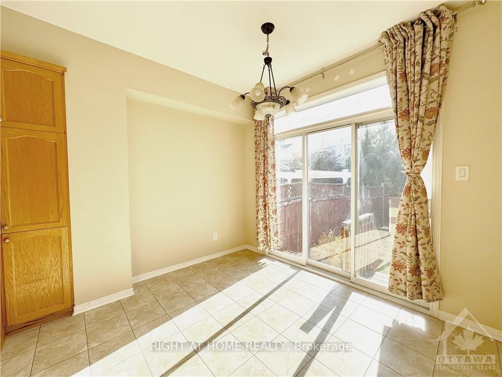 Photo 3 of 246 Badgeley Avenue, Ottawa, Kanata - Kanata Lakes/Heritage Hills — HOMEH