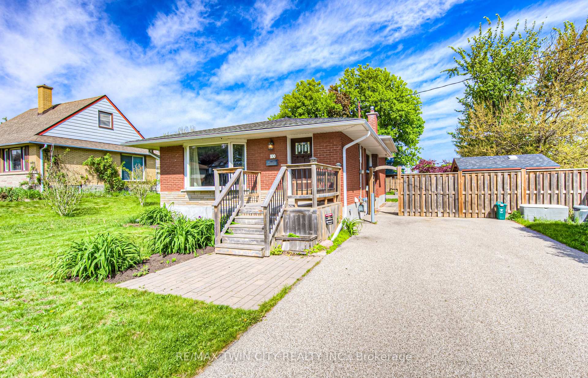 Photo 4 of 100 Jansen Avenue, Kitchener — HOMEH