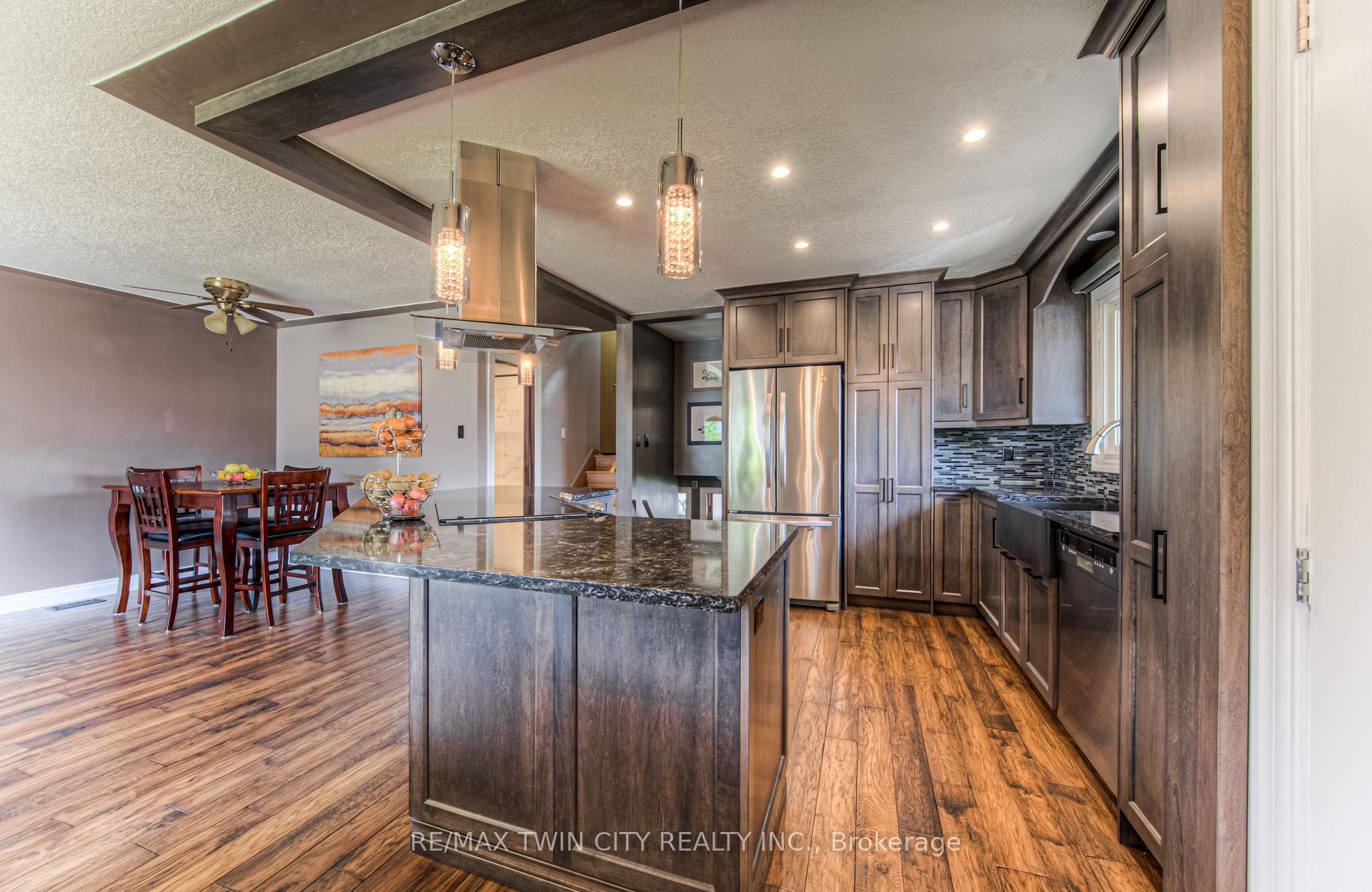 Photo 9 of 100 Jansen Avenue, Kitchener — HOMEH
