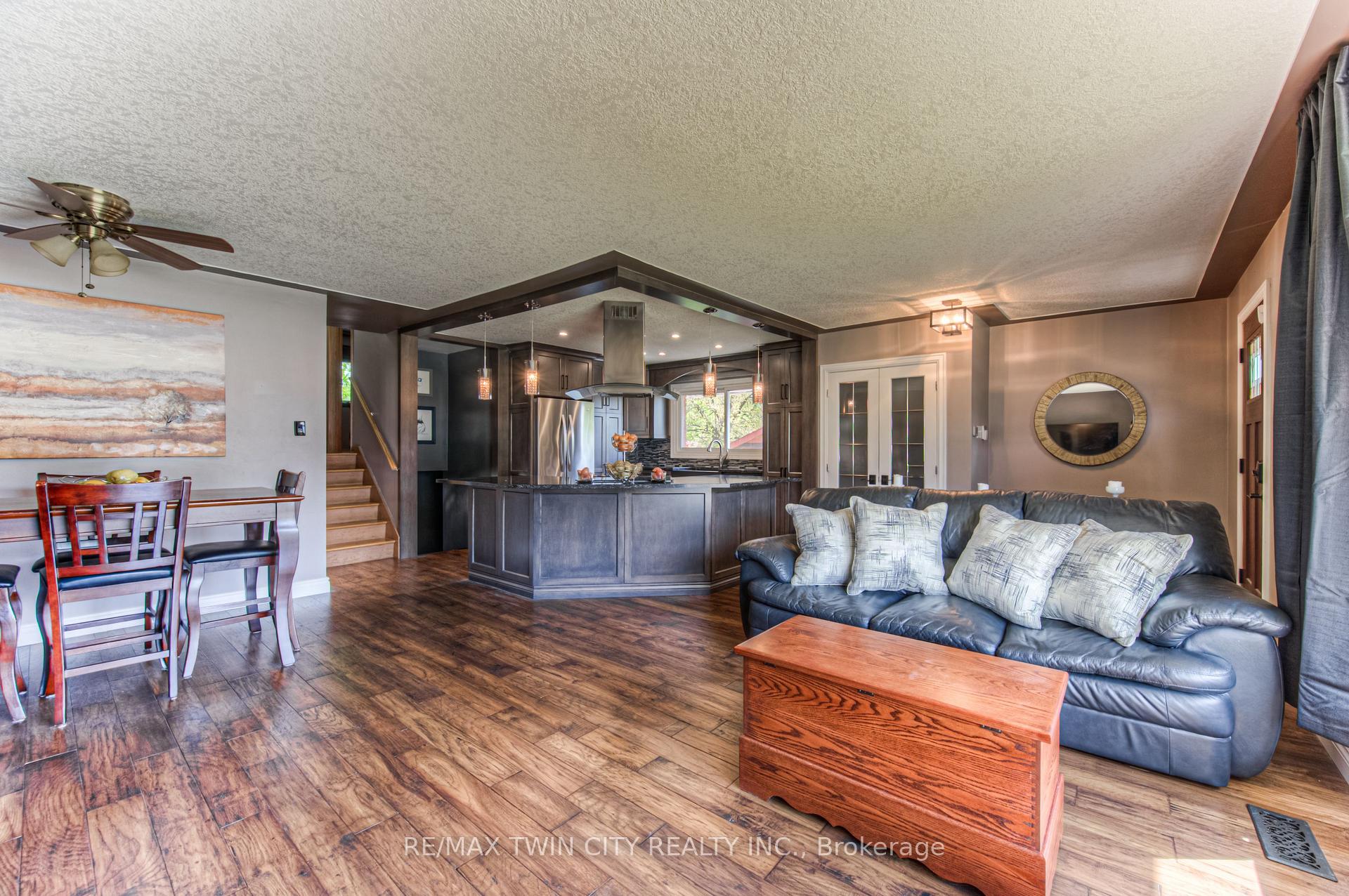 Photo 13 of 100 Jansen Avenue, Kitchener — HOMEH