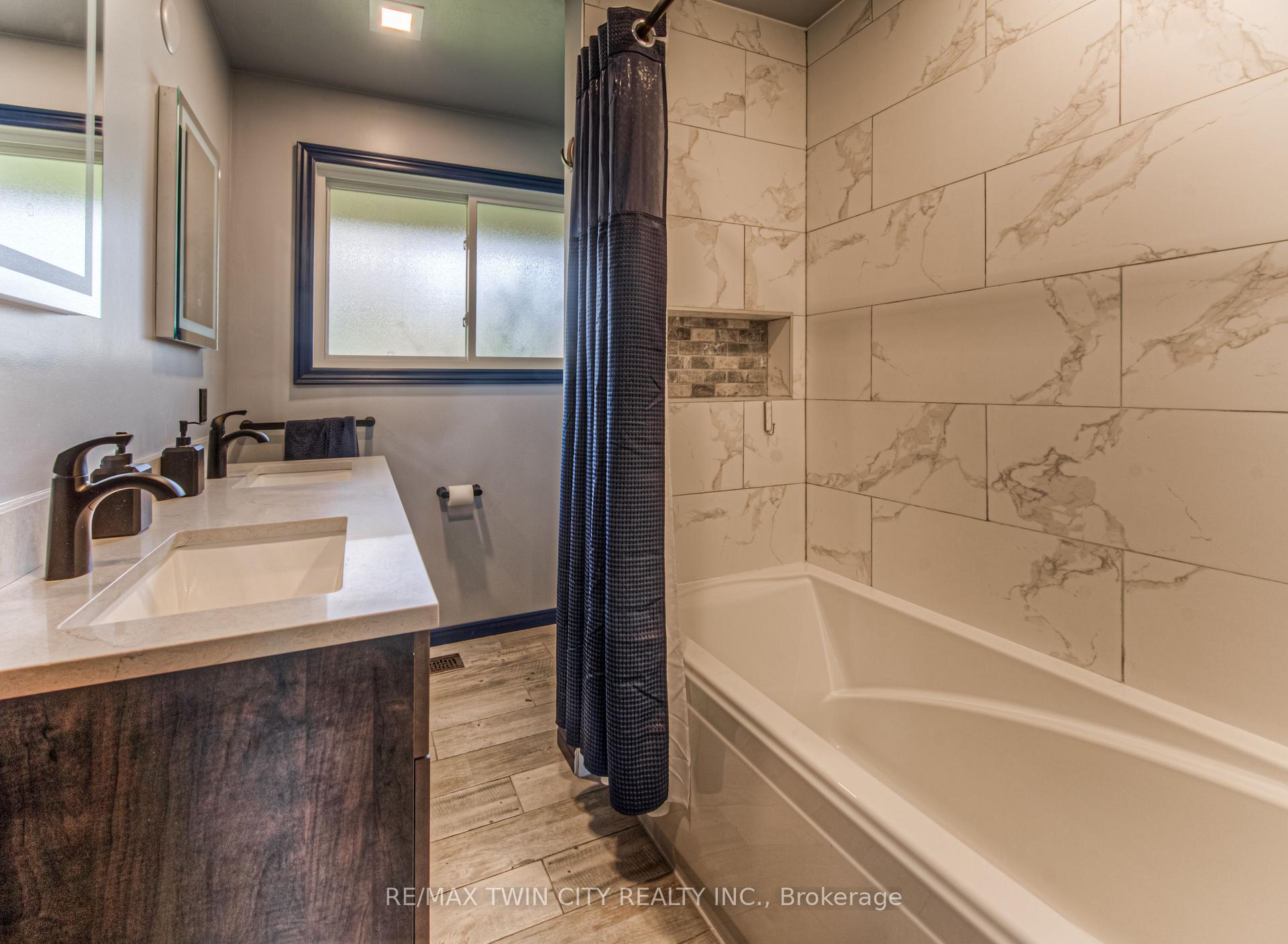 Photo 14 of 100 Jansen Avenue, Kitchener — HOMEH