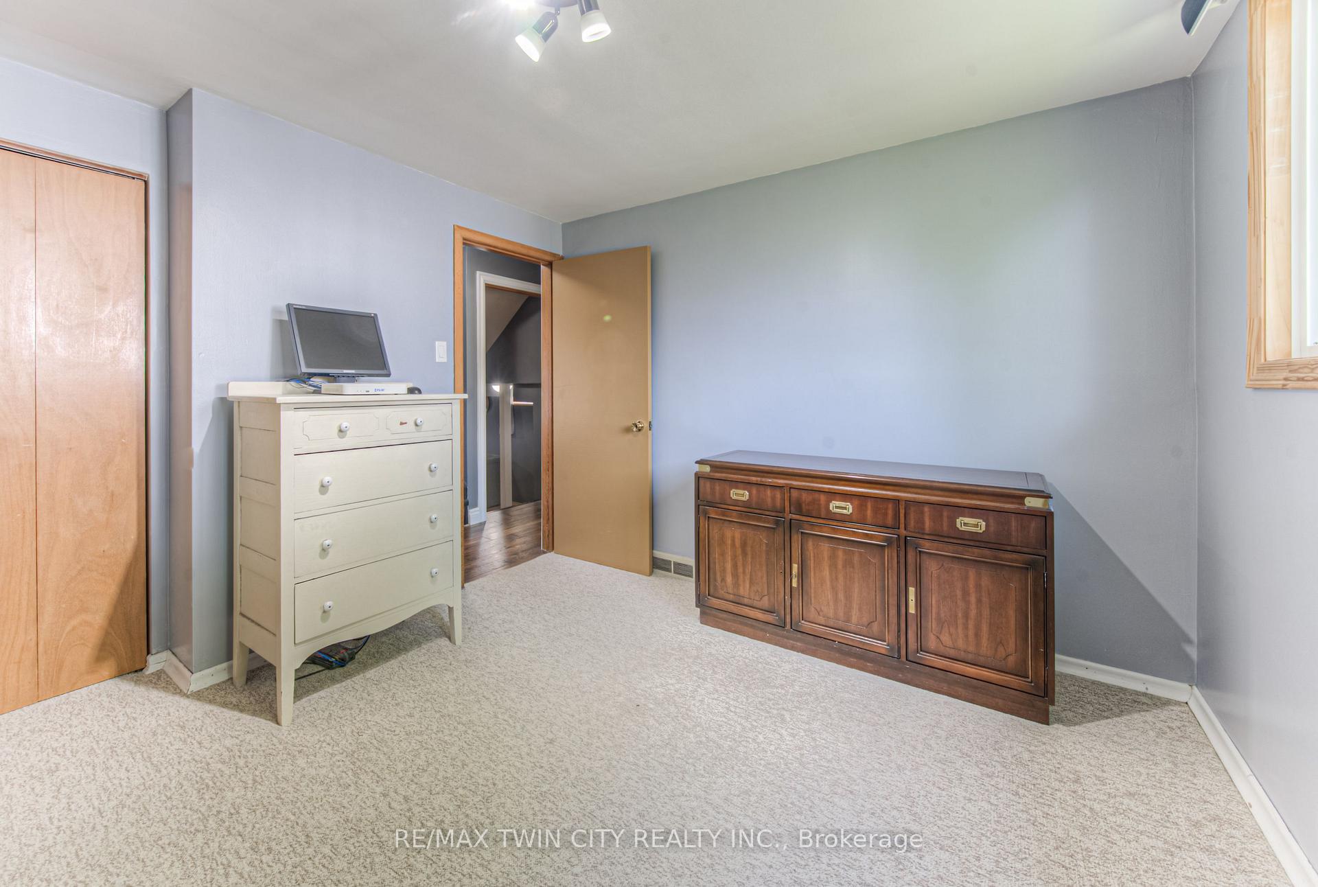 Photo 17 of 100 Jansen Avenue, Kitchener — HOMEH