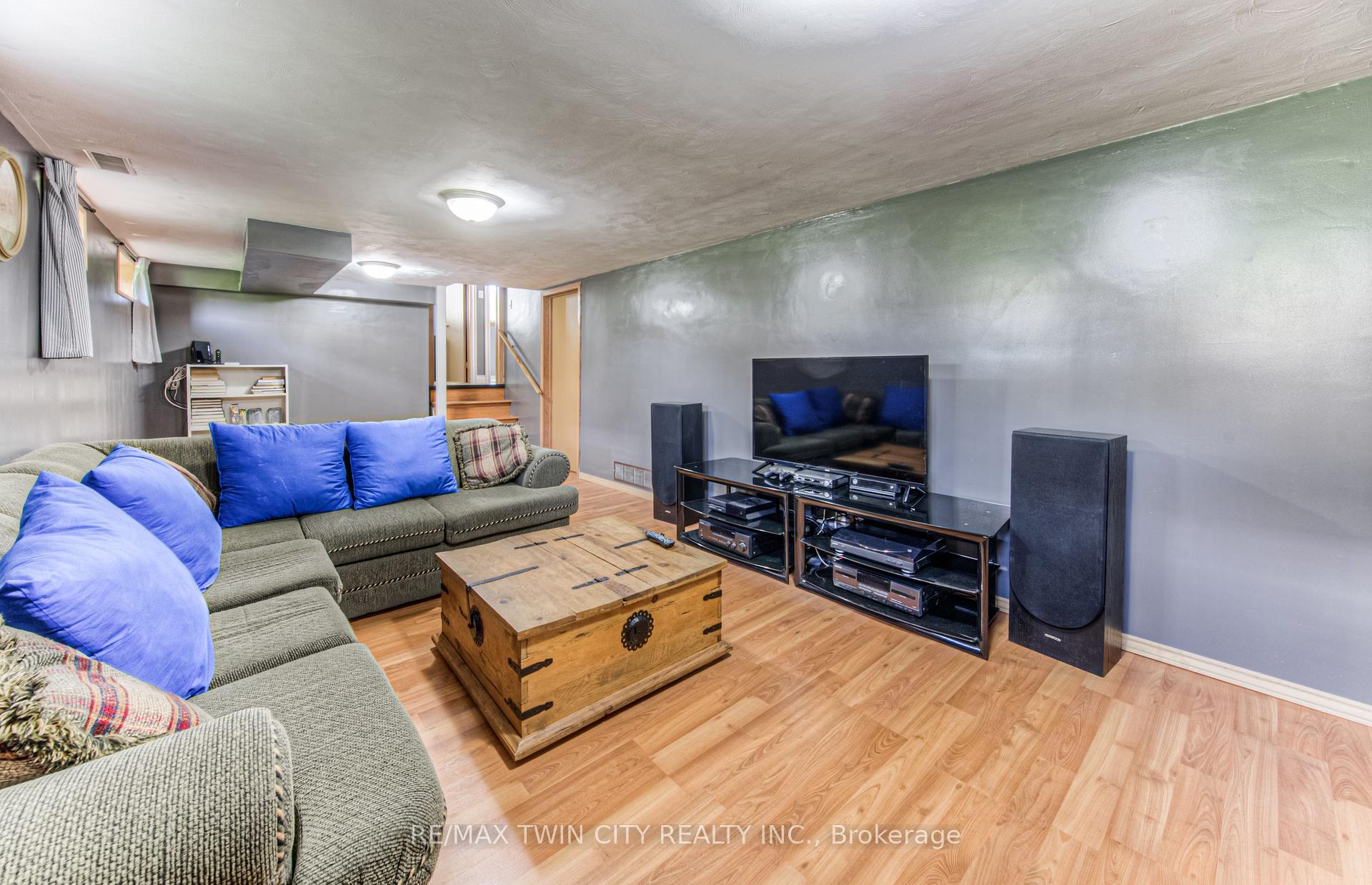 Photo 27 of 100 Jansen Avenue, Kitchener — HOMEH