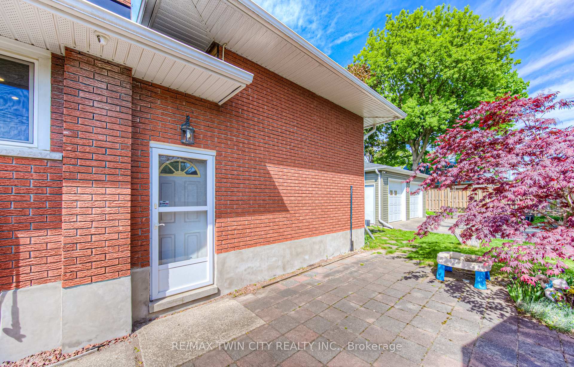 Photo 29 of 100 Jansen Avenue, Kitchener — HOMEH