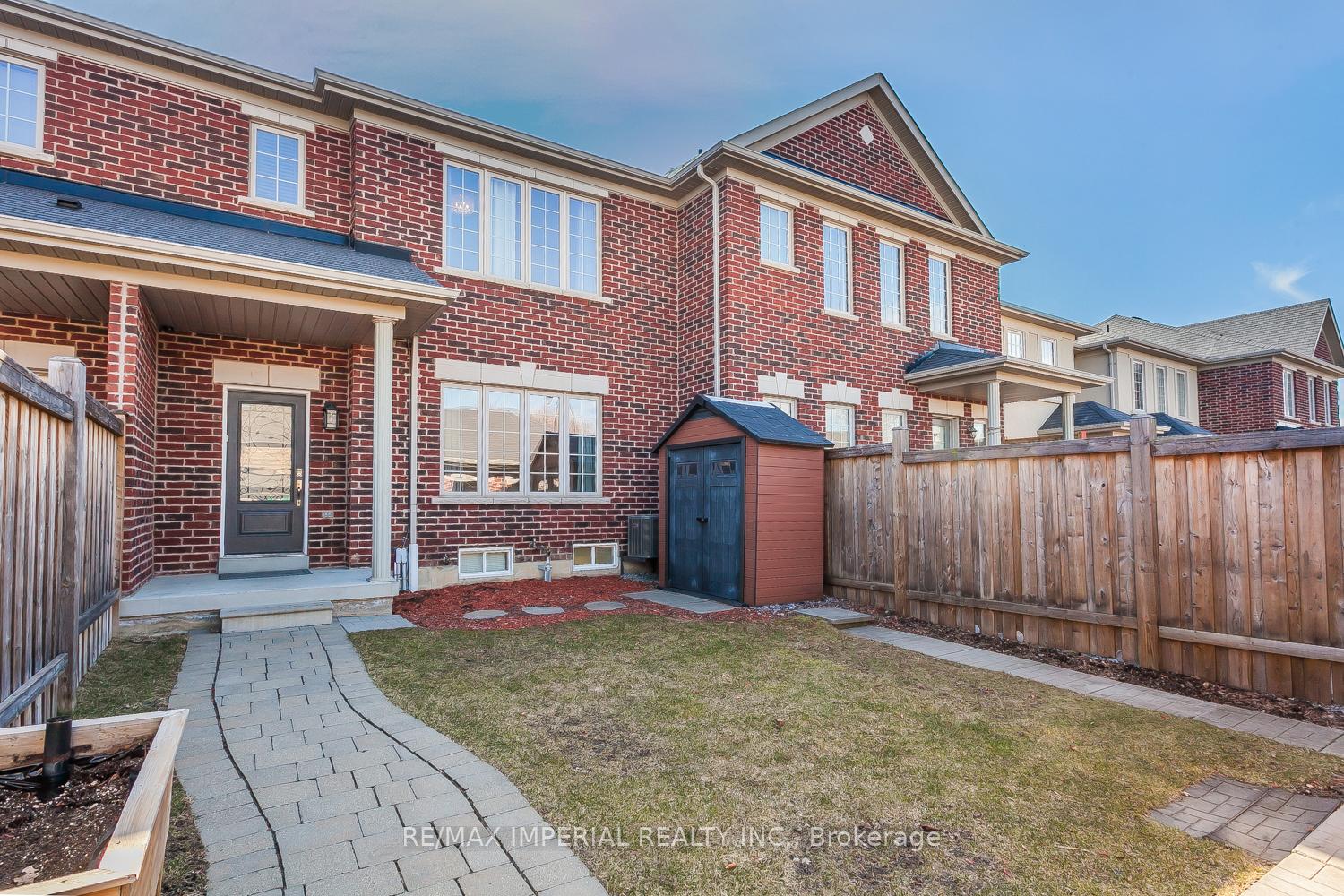 Photo 3 of 69 Vettese Court, Markham, Box Grove — HOMEH