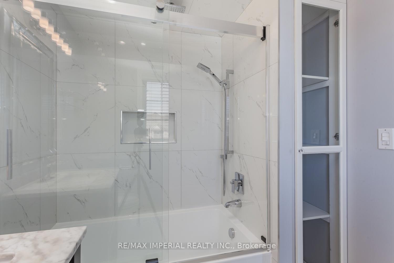 Photo 10 of 69 Vettese Court, Markham, Box Grove — HOMEH