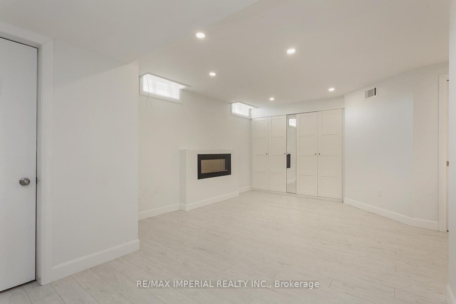 Photo 16 of 69 Vettese Court, Markham, Box Grove — HOMEH