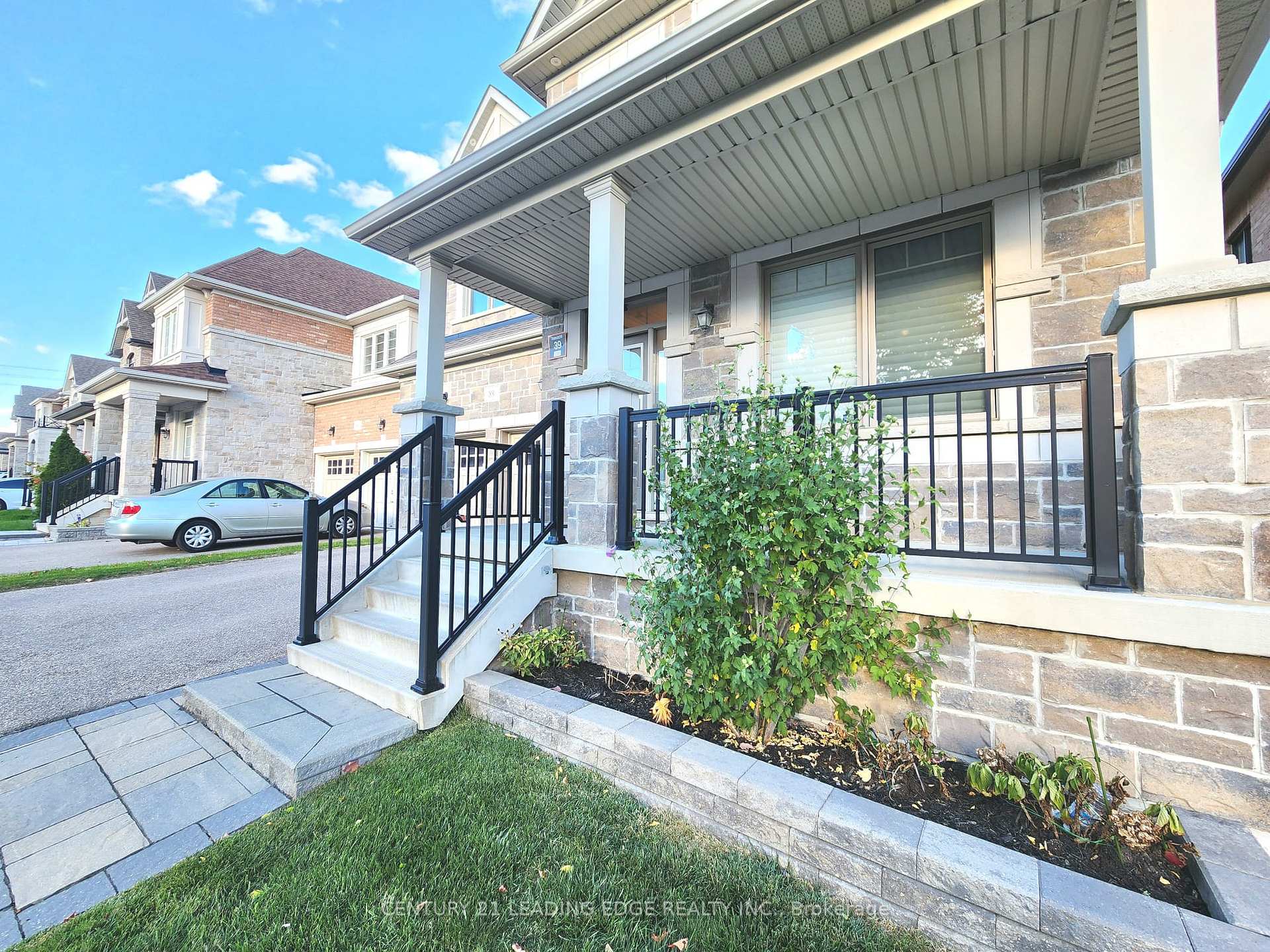 Photo 2 of 89 Greenspire Avenue, Markham, Wismer — HOMEH