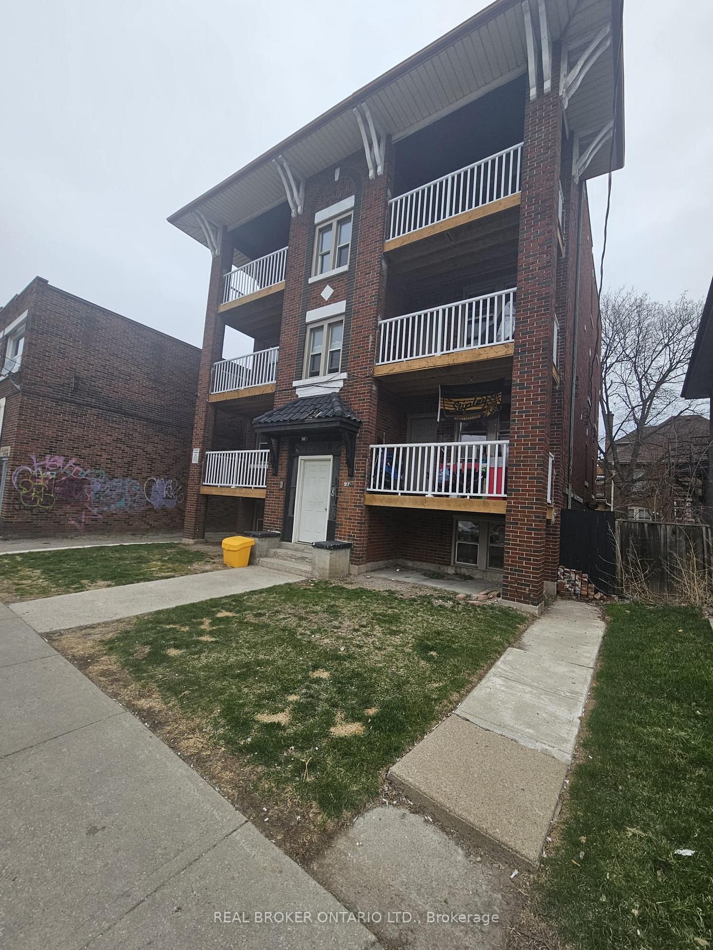 Photo 1 of Unit 7, 917 Main Street E, Hamilton, Stripley — HOMEH