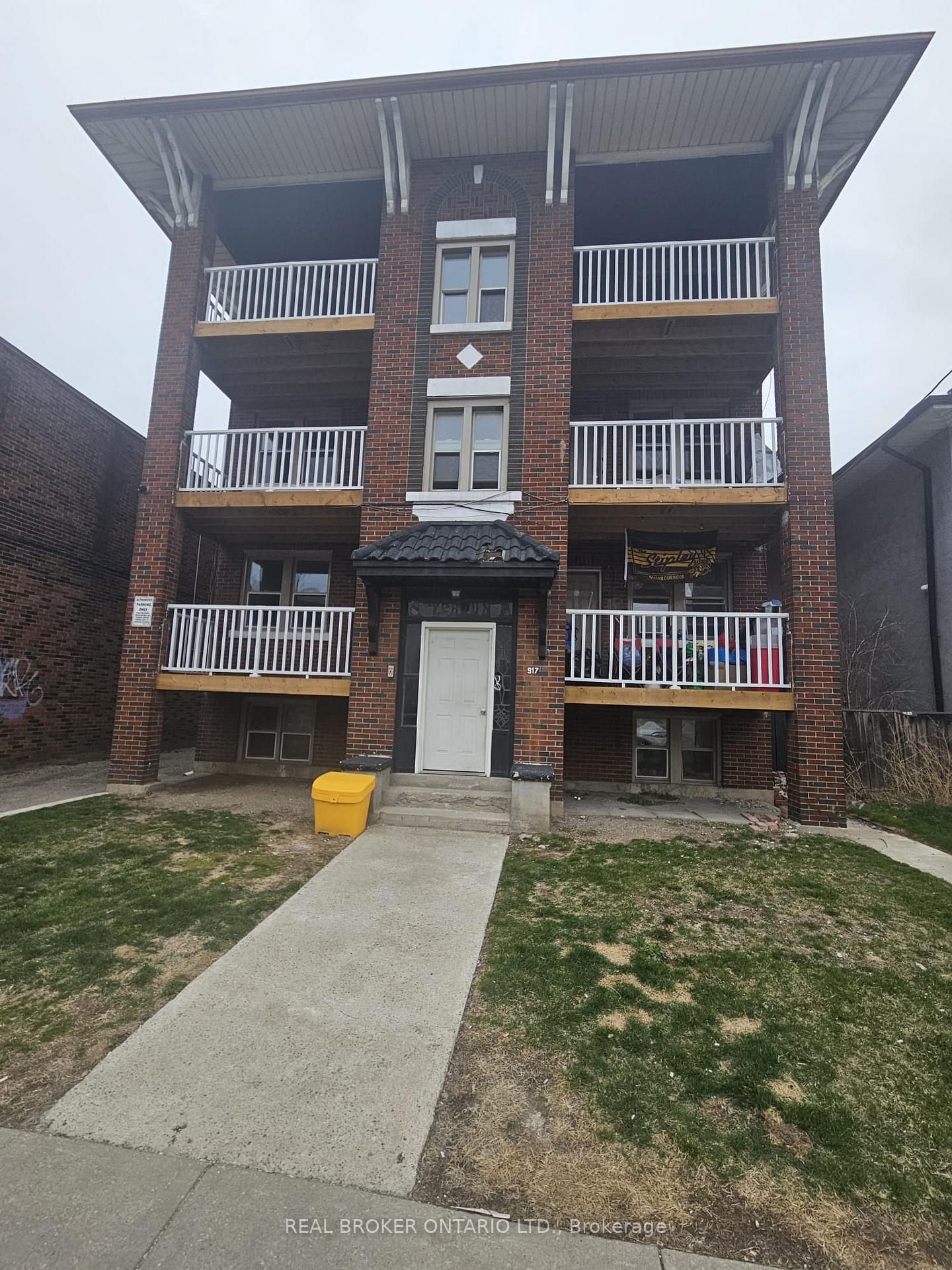 Photo 2 of Unit 7, 917 Main Street E, Hamilton, Stripley — HOMEH