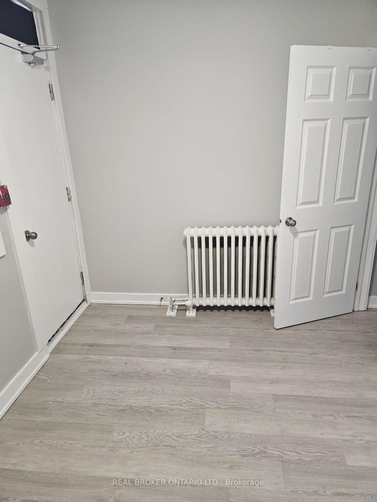 Photo 4 of Unit 7, 917 Main Street E, Hamilton, Stripley — HOMEH
