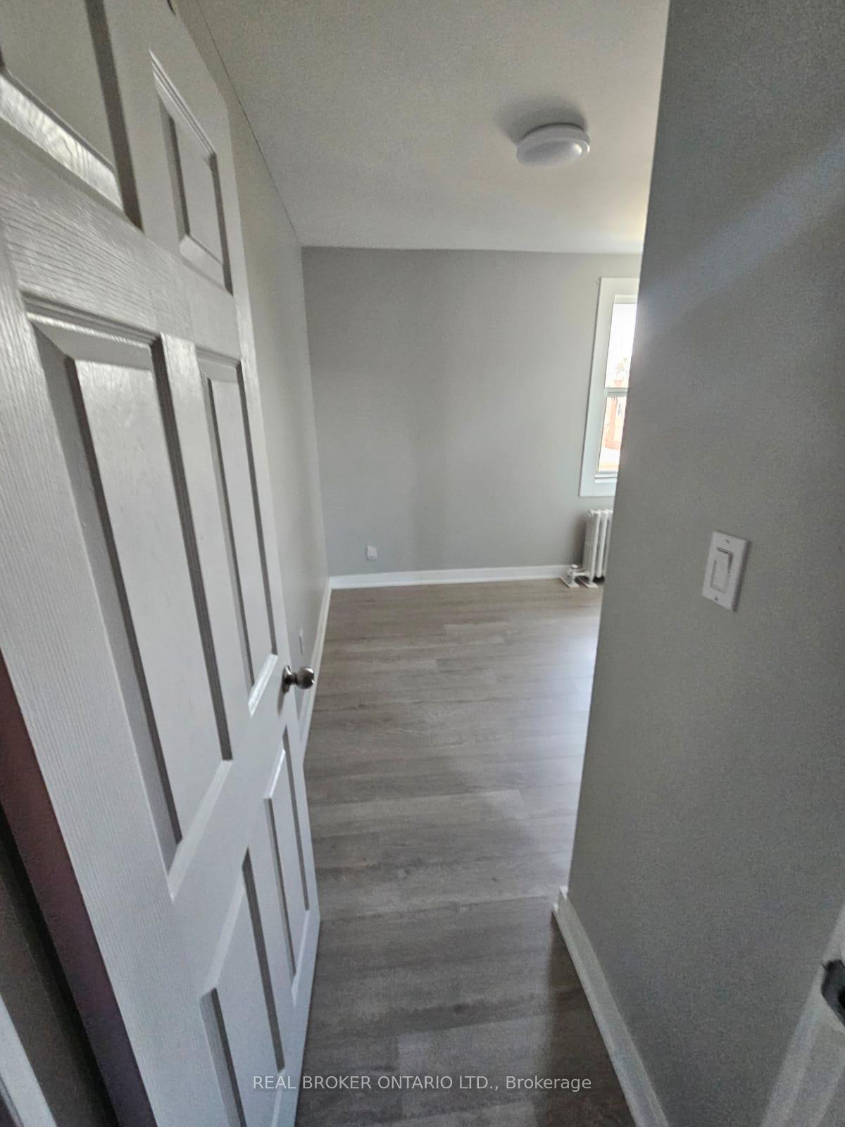 Photo 5 of Unit 7, 917 Main Street E, Hamilton, Stripley — HOMEH