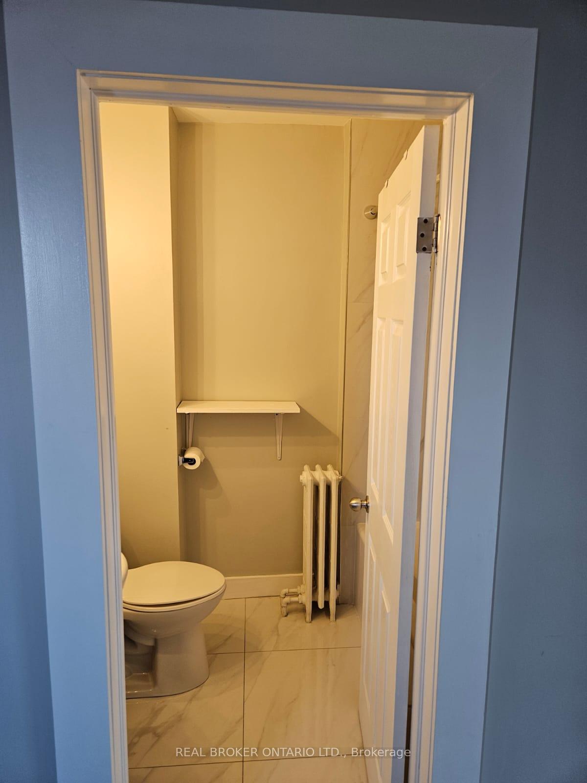 Photo 10 of Unit 7, 917 Main Street E, Hamilton, Stripley — HOMEH
