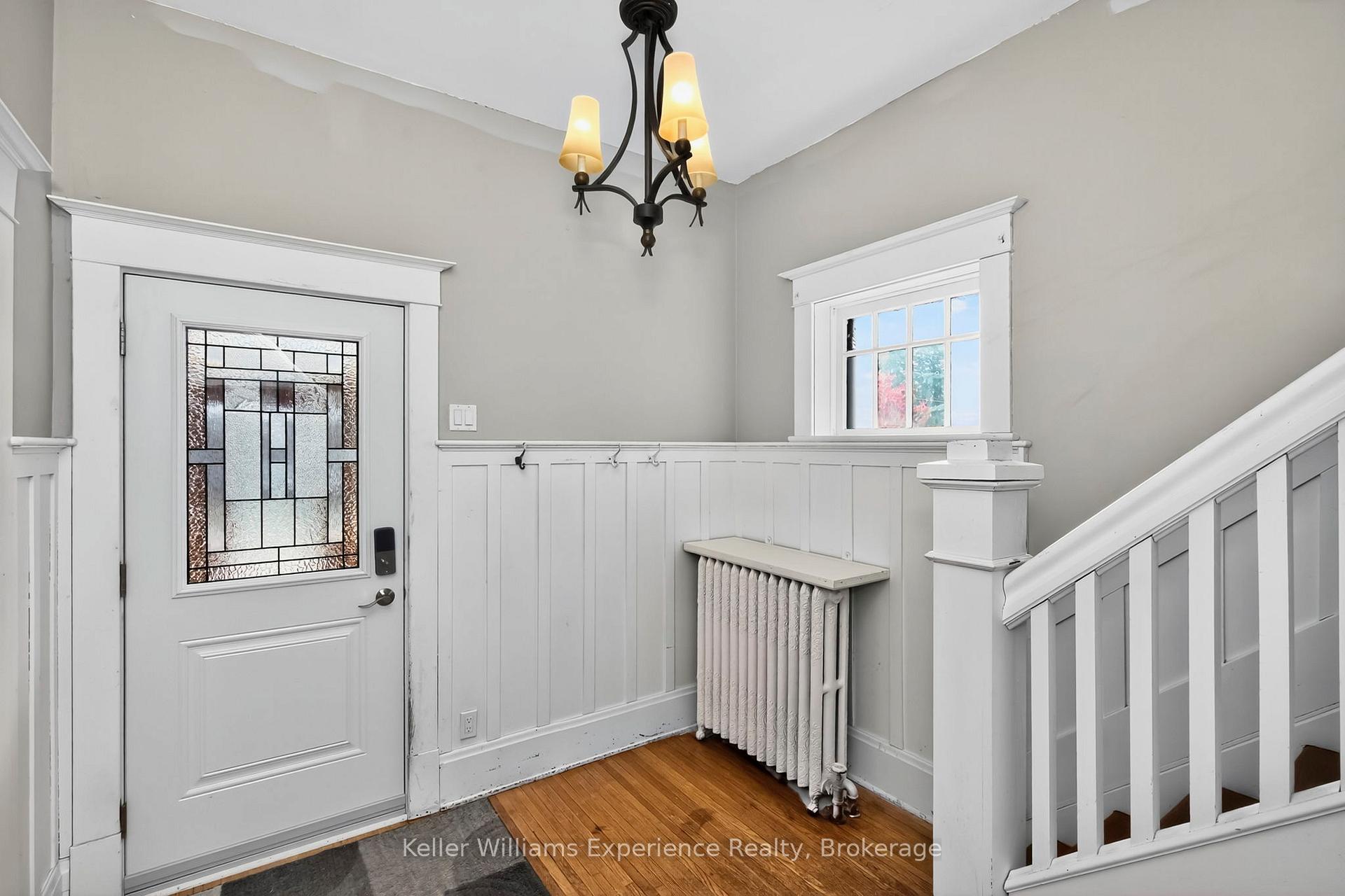 Photo 2 of 406 Dominion Avenue, Midland — HOMEH
