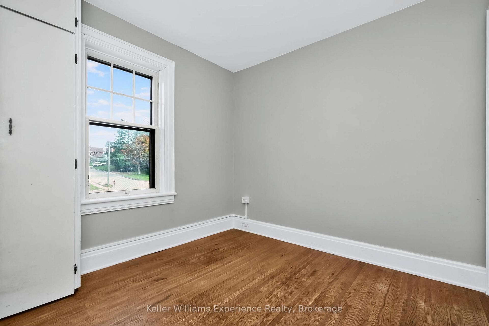 Photo 13 of 406 Dominion Avenue, Midland — HOMEH