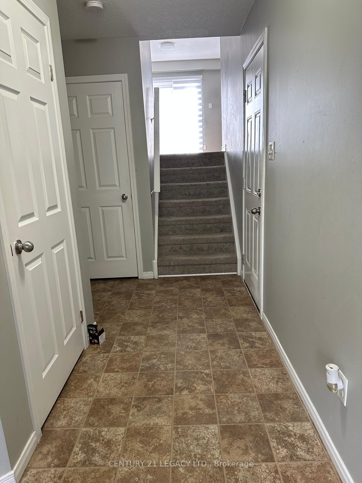 Photo 2 of 51 Sorrento Street, Kitchener — HOMEH