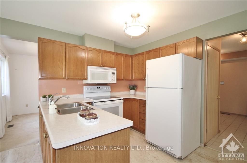 Photo 15 of 11 Tanner Crescent, Ottawa, Kanata - Kanata Lakes/Heritage Hills — HOMEH