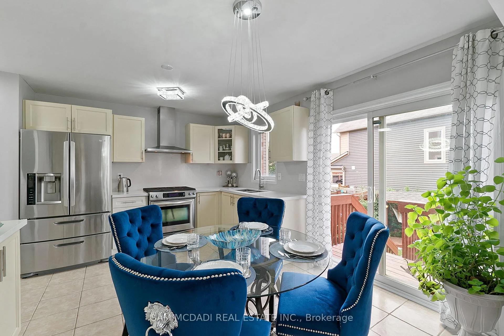 Photo 10 of 216 Ruhl Drive, Milton, Willmott — HOMEH