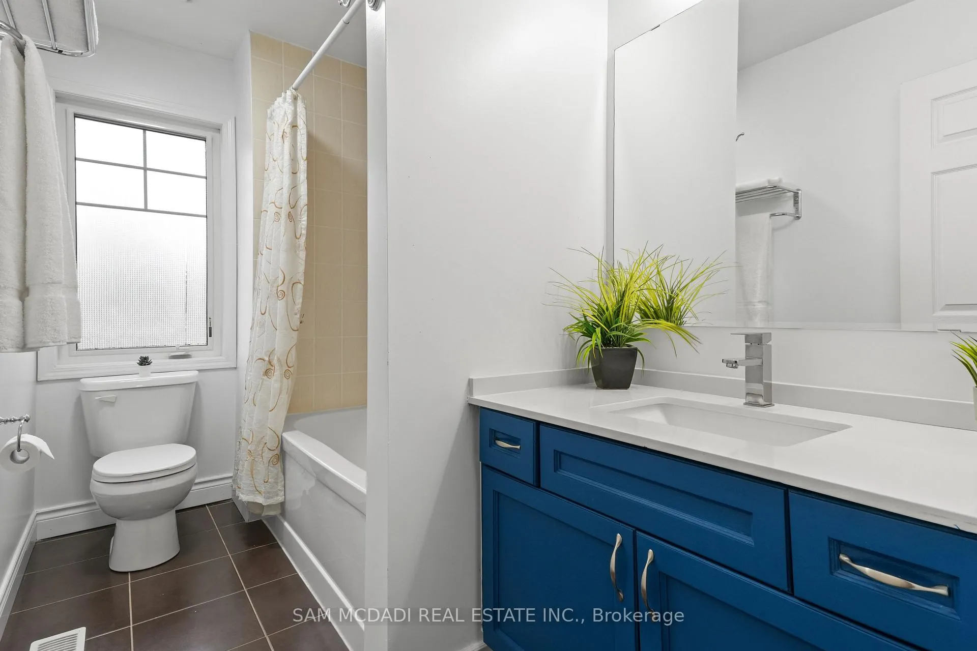 Photo 30 of 216 Ruhl Drive, Milton, Willmott — HOMEH