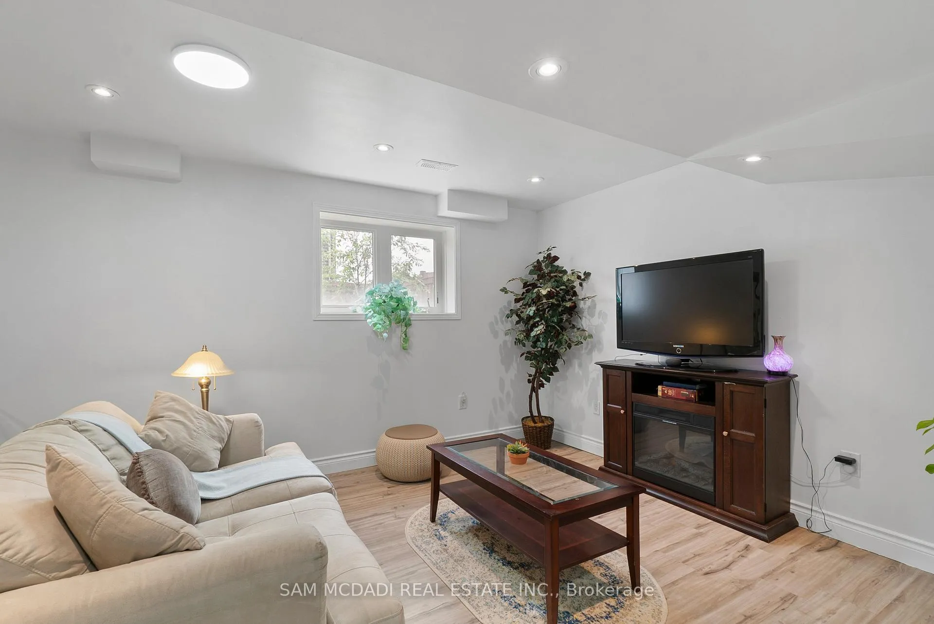 Photo 32 of 216 Ruhl Drive, Milton, Willmott — HOMEH