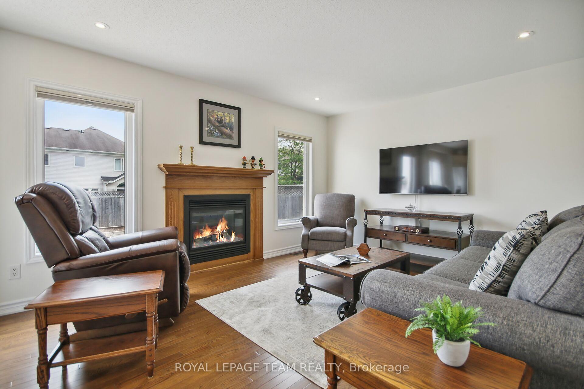 Photo 2 of 408 Abbeydale Circle, Ottawa, Kanata - Morgan's Grant/South March — HOMEH