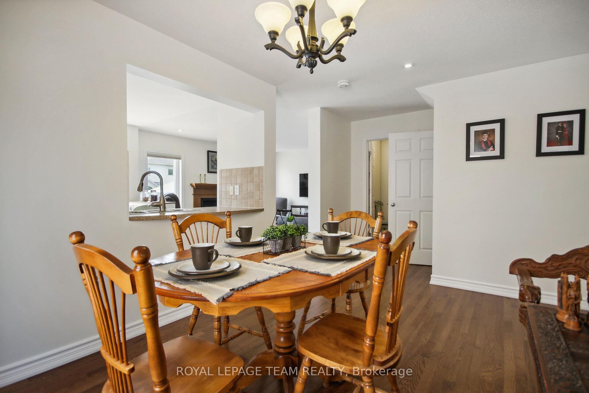 Photo 3 of 408 Abbeydale Circle, Ottawa, Kanata - Morgan's Grant/South March — HOMEH