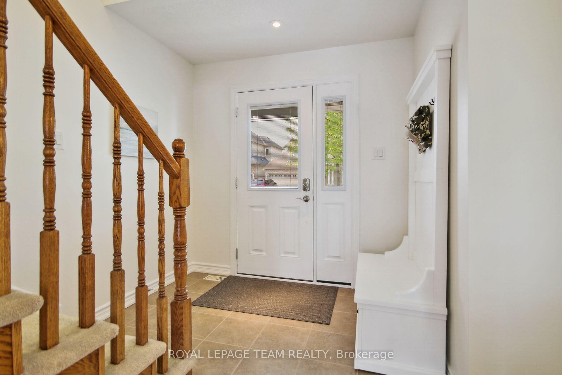 Photo 8 of 408 Abbeydale Circle, Ottawa, Kanata - Morgan's Grant/South March — HOMEH