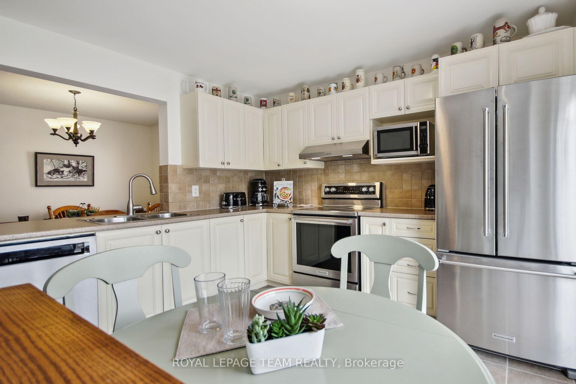 Photo 14 of 408 Abbeydale Circle, Ottawa, Kanata - Morgan's Grant/South March — HOMEH