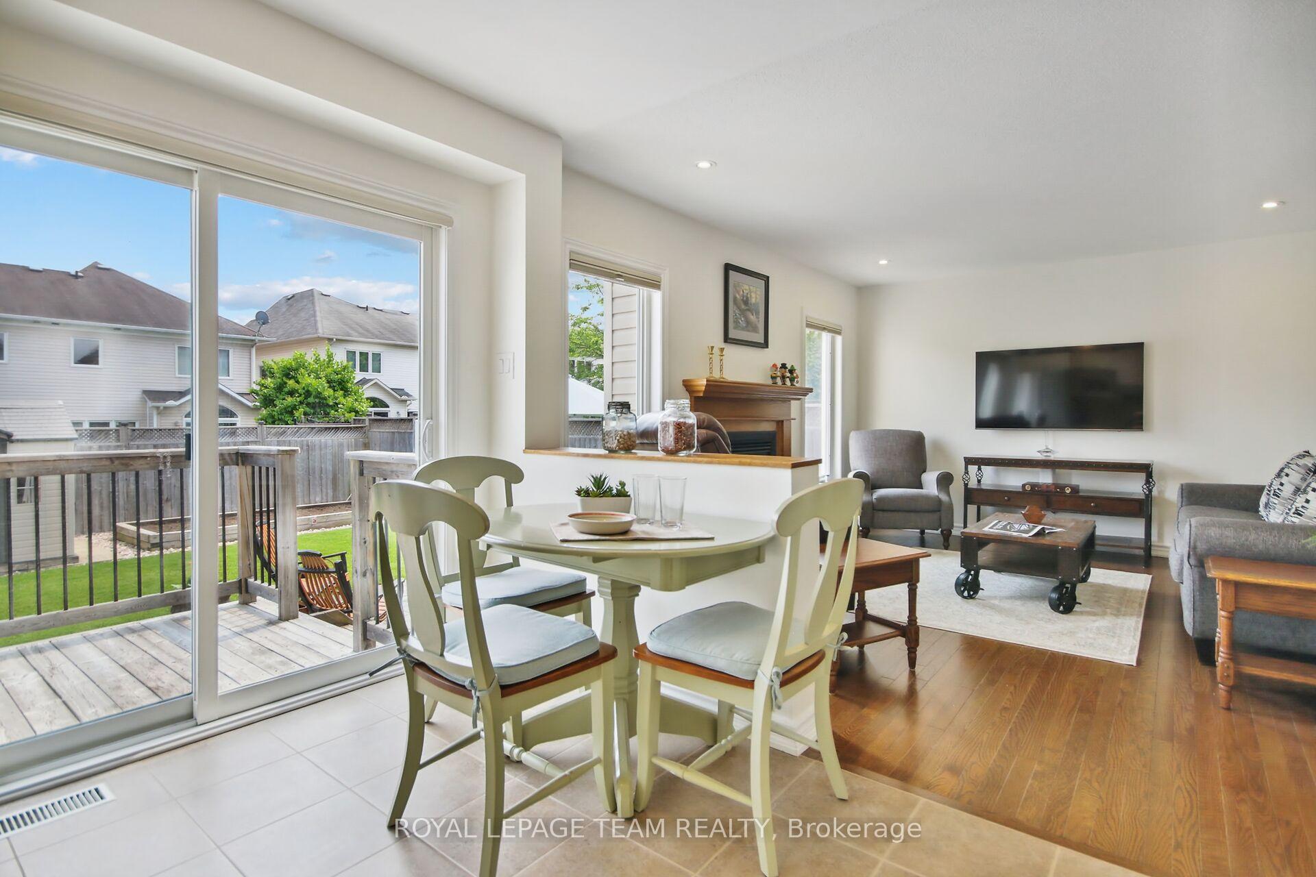 Photo 15 of 408 Abbeydale Circle, Ottawa, Kanata - Morgan's Grant/South March — HOMEH