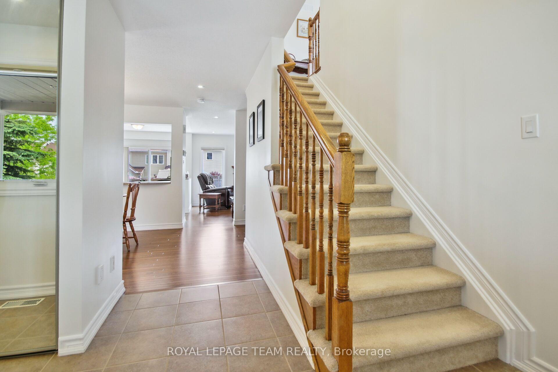 Photo 17 of 408 Abbeydale Circle, Ottawa, Kanata - Morgan's Grant/South March — HOMEH