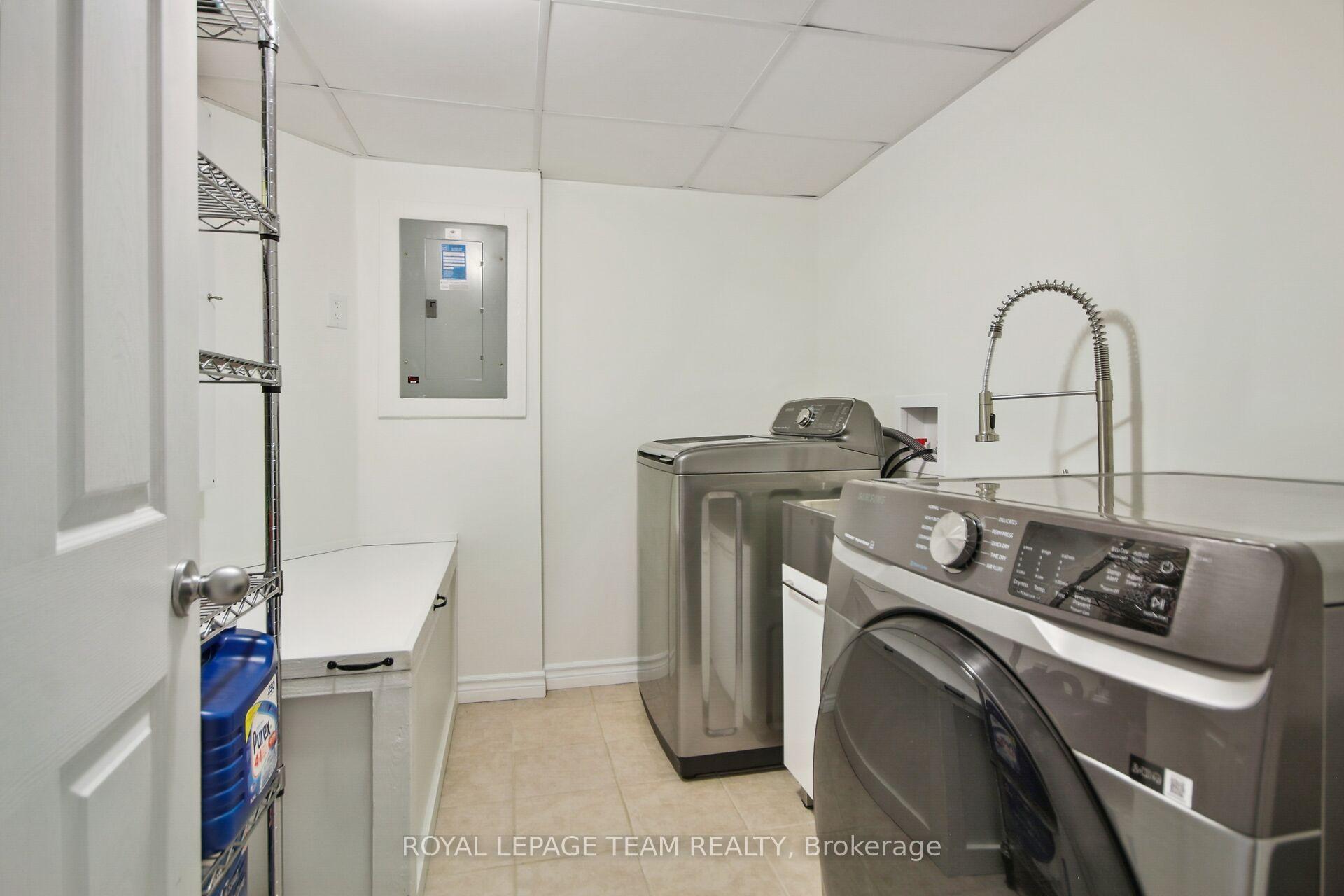 Photo 33 of 408 Abbeydale Circle, Ottawa, Kanata - Morgan's Grant/South March — HOMEH