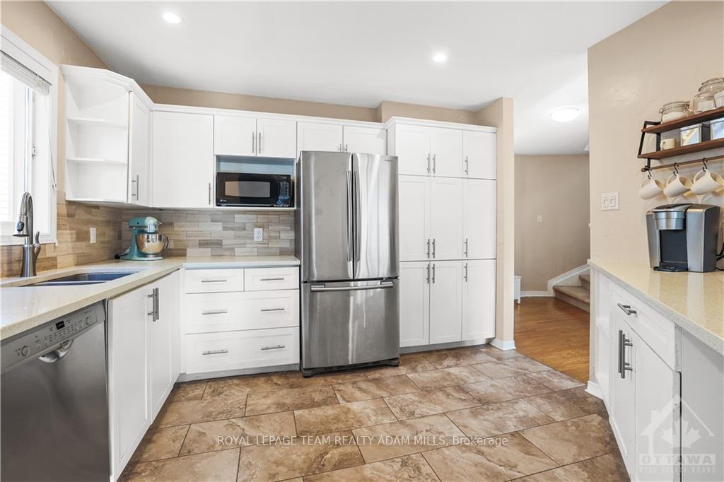 Photo 11 of 58 Yoho Drive, Ottawa, Kanata - Bridlewood — HOMEH