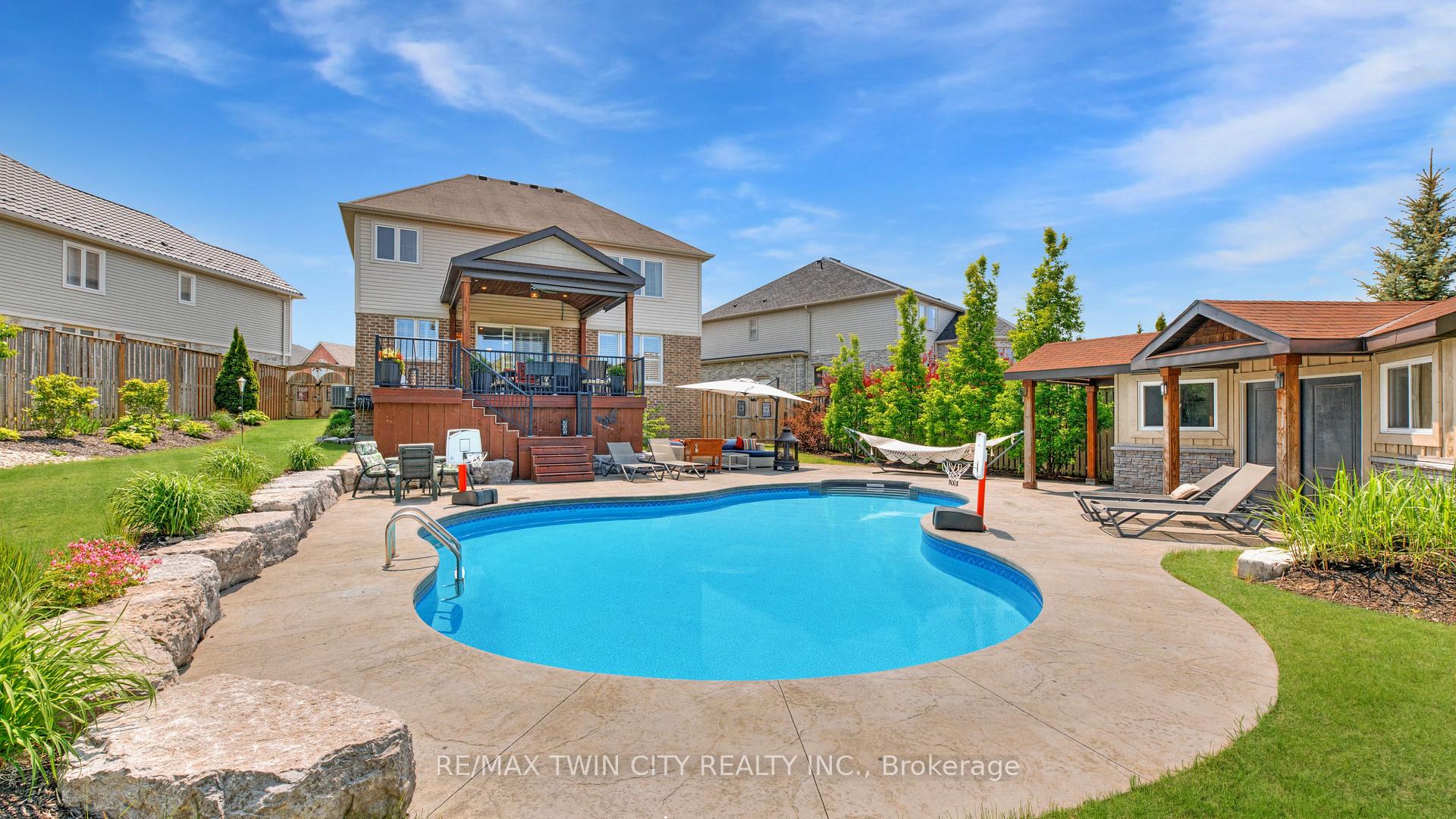 Photo 2 of 533 Terrington Crescent, Kitchener — HOMEH