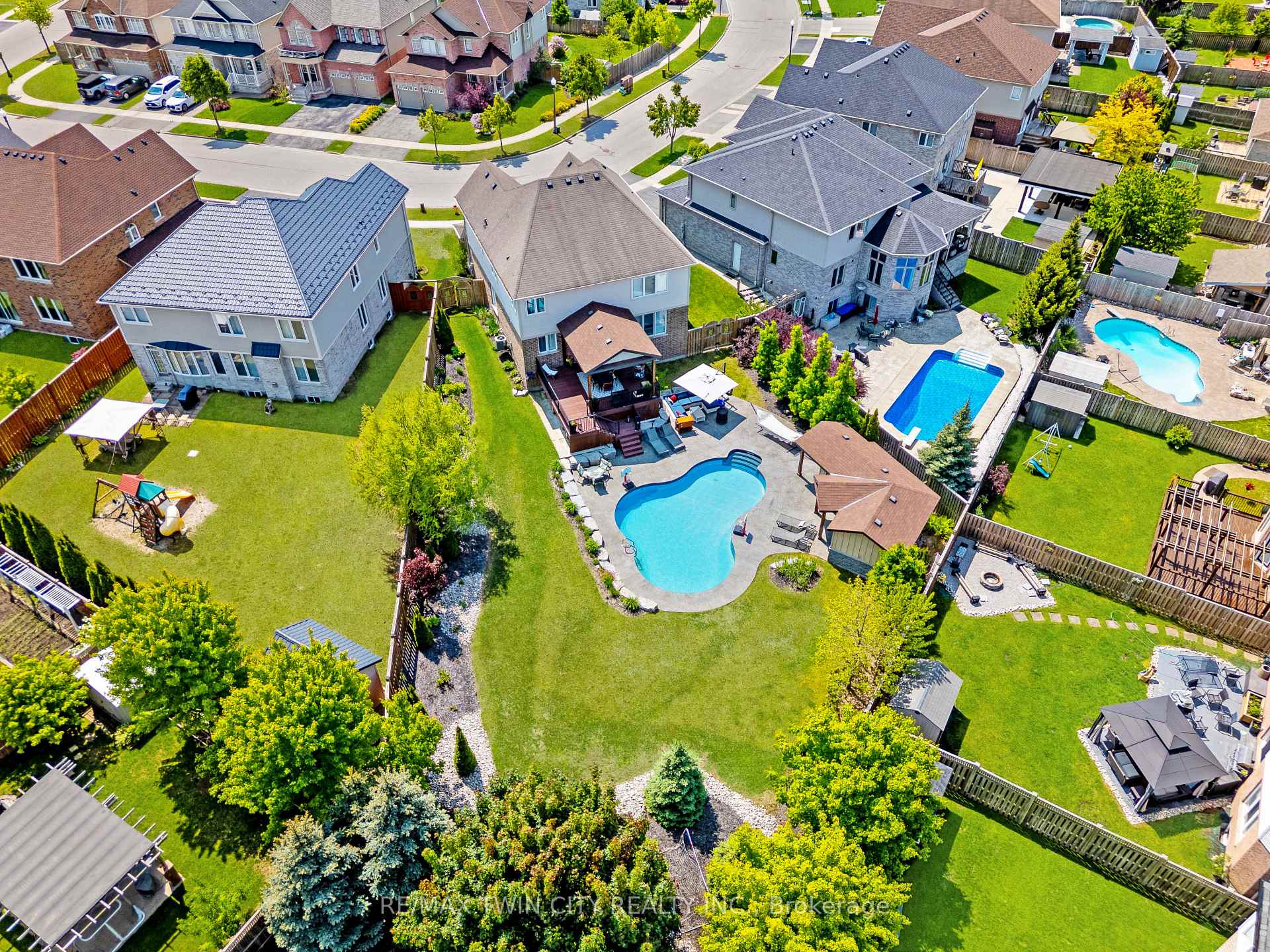 Photo 4 of 533 Terrington Crescent, Kitchener — HOMEH