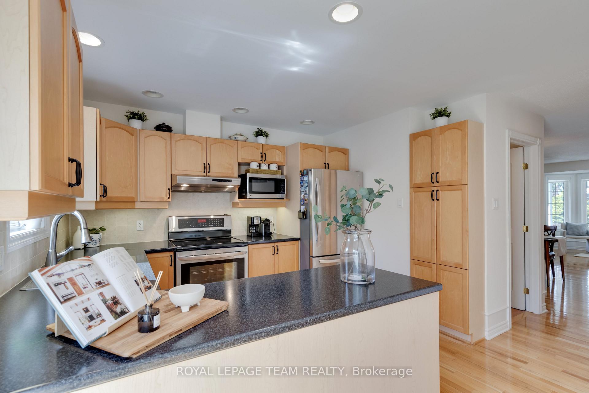 Photo 16 of 18 Drysdale Street, Ottawa, Kanata - Beaverbrook — HOMEH