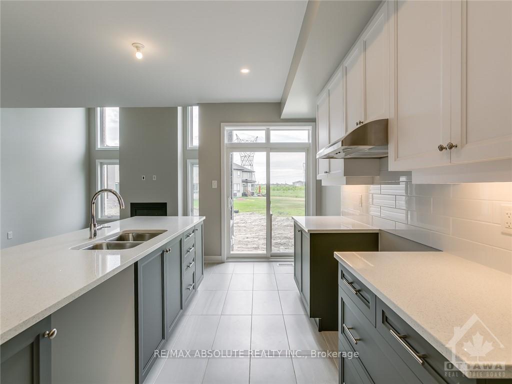 Photo 3 of 4952 Abbott Street E, Ottawa, Kanata - Emerald Meadows/Trailwest — HOMEH