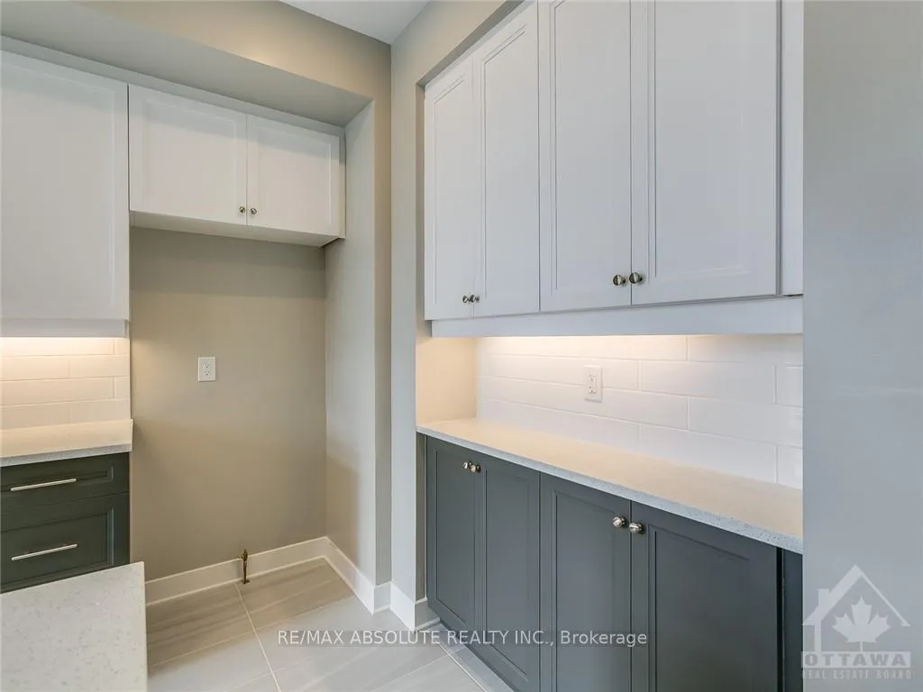 Photo 10 of 4952 Abbott Street E, Ottawa, Kanata - Emerald Meadows/Trailwest — HOMEH
