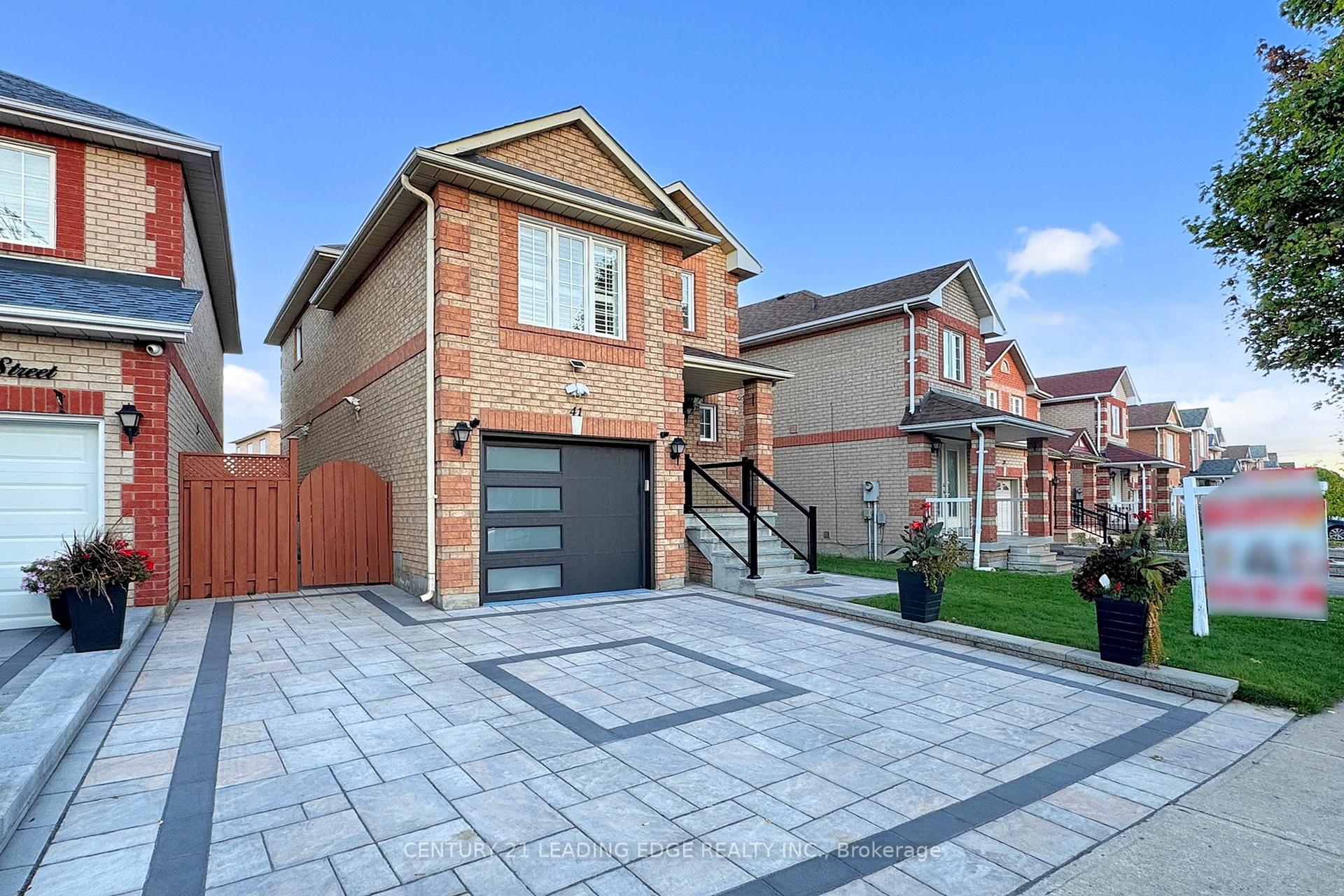 Photo 3 of 41 Horstman Street, Markham, Rouge River Estates — HOMEH
