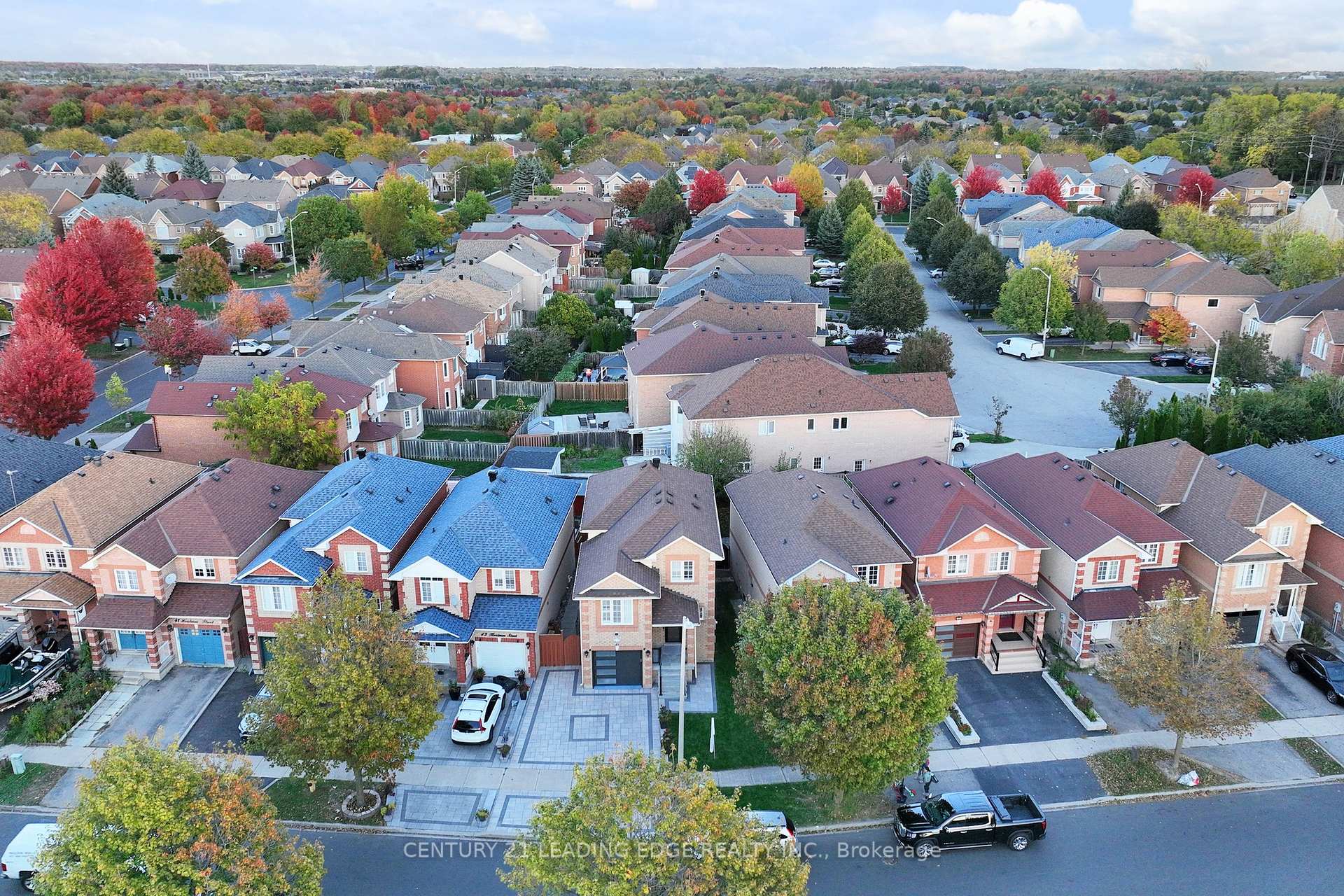 Photo 5 of 41 Horstman Street, Markham, Rouge River Estates — HOMEH