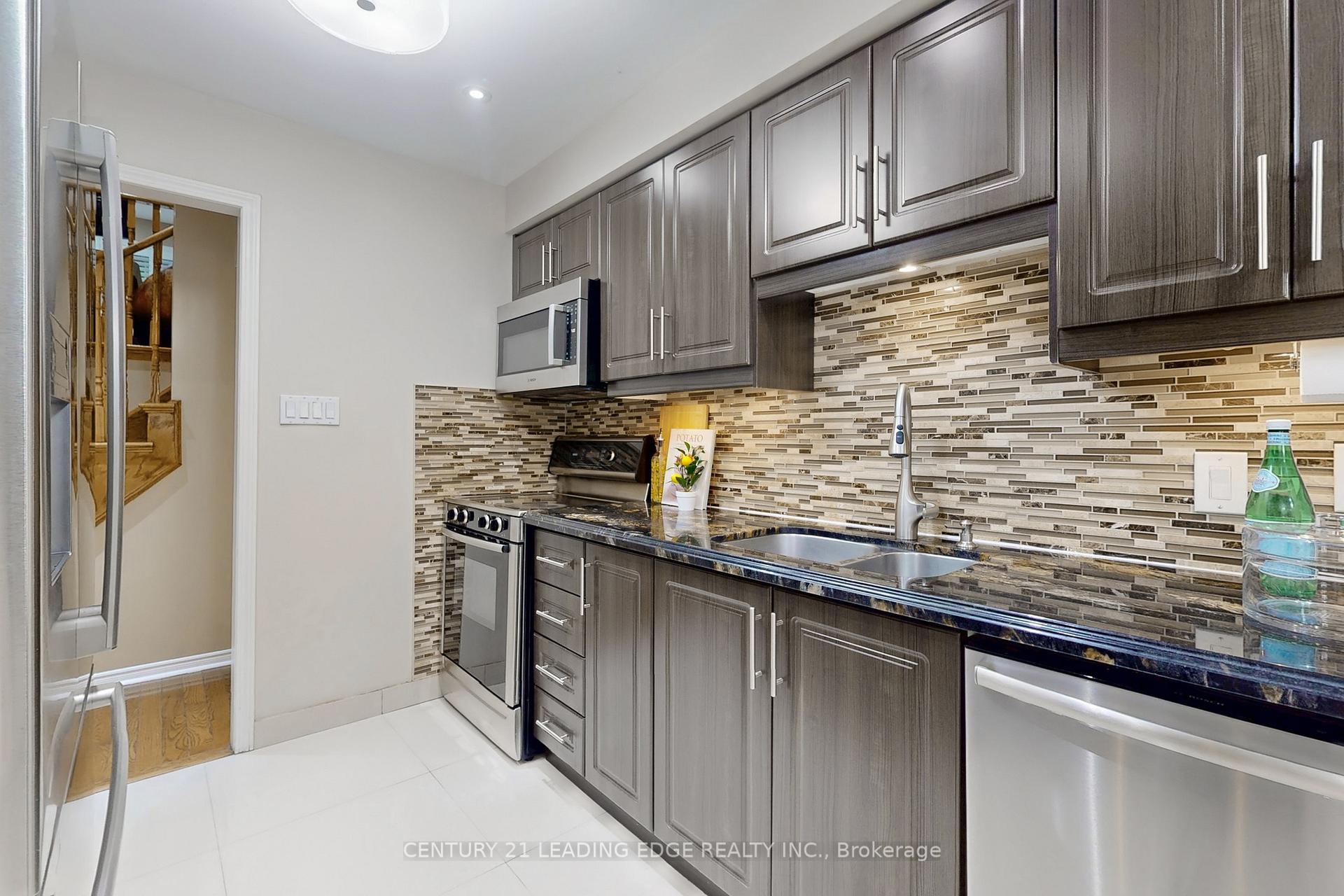 Photo 14 of 41 Horstman Street, Markham, Rouge River Estates — HOMEH