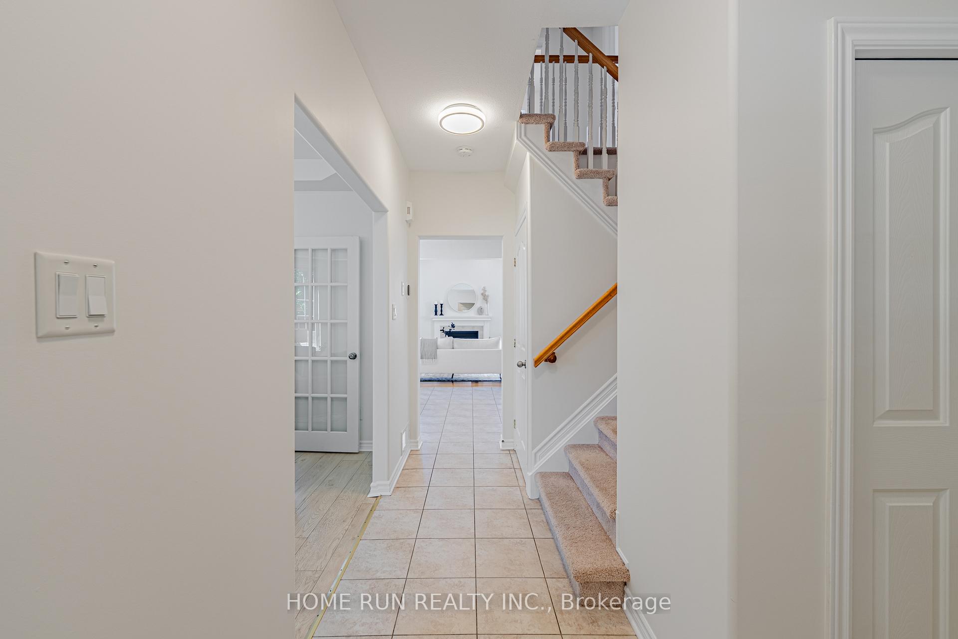 Photo 4 of 48 Woliston Crescent, Ottawa, Kanata - Morgan's Grant/South March — HOMEH